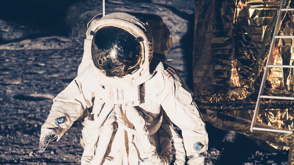 Astronauti nosí Pradu. Obleky pro lunární misi Artemis navrhne italská značka